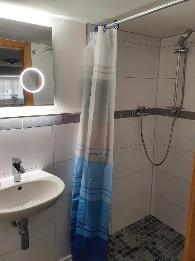 Zimmer Im Ug Direkt In Der Innenstadt, Centrum Σβερίν Εξωτερικό φωτογραφία